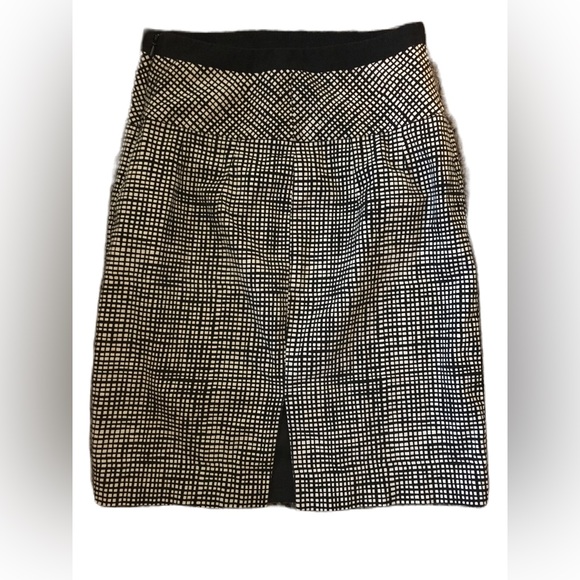 Express DesignStudio Size 00 Knee Length Skirt - Picture 3 of 3